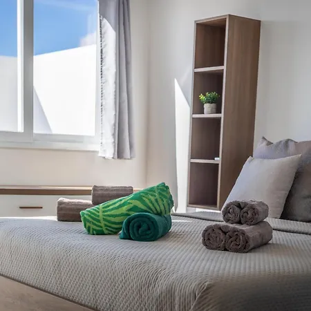 B & M Penthouse * San Pawl il-Baħar