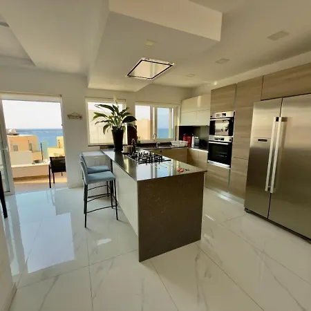 B & M Penthouse Апартаменты Сент-Полс-Бей