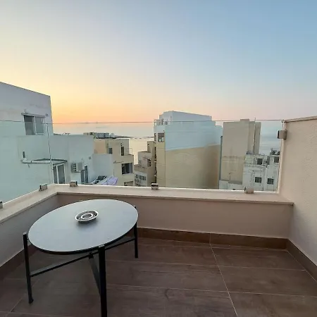 B & M Penthouse St. Paul's Bay