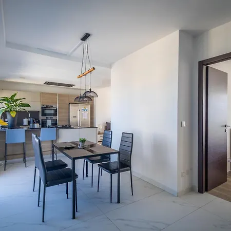 B & M Penthouse Апартаменты Сент-Полс-Бей