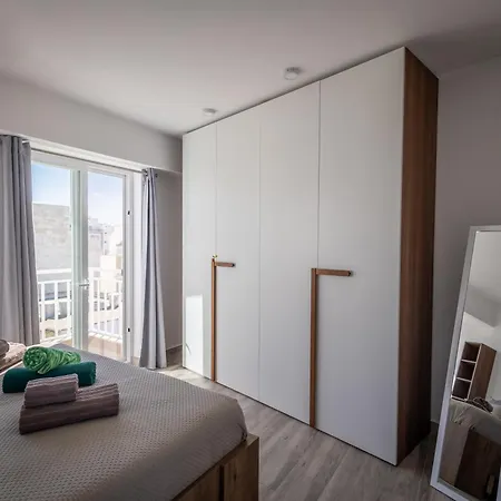 B & M Penthouse Сент-Полс-Бей