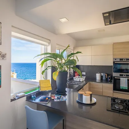 B & M Penthouse Apartment *