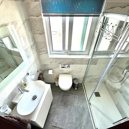 B & M Penthouse Апартаменты