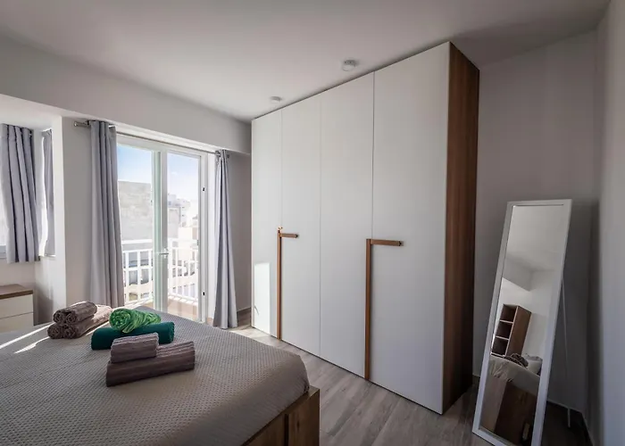 B & M Penthouse St. Paul's Bay