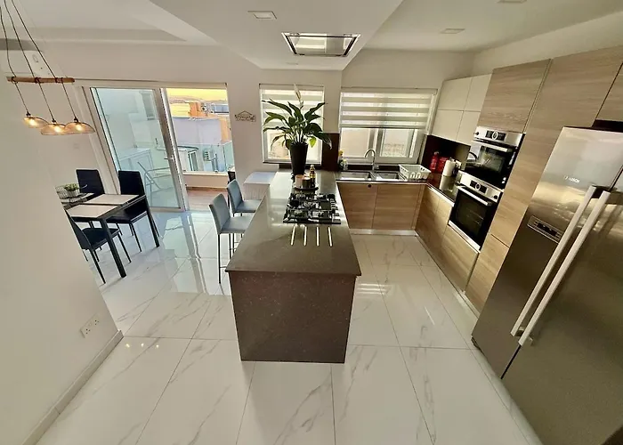 Apartment B & M Penthouse