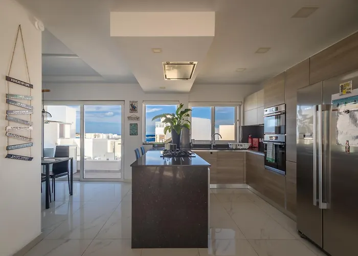 B & M Penthouse St. Paul's Bay