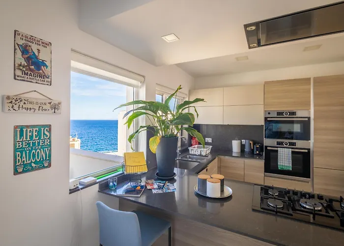 B & M Penthouse Apartment *