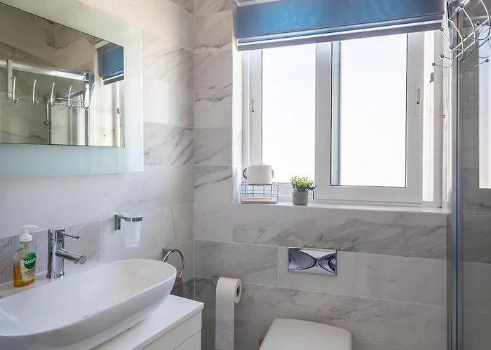 Apartment B & M Penthouse *